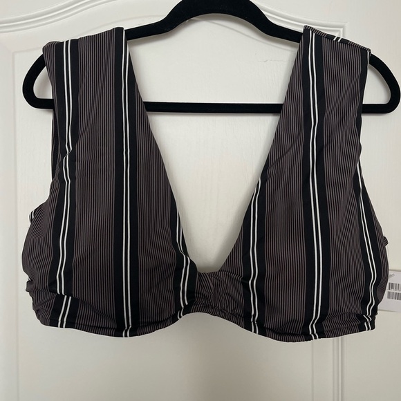 Raisins Curve Plus Size Swim Top Size 20 - Picture 3 of 4